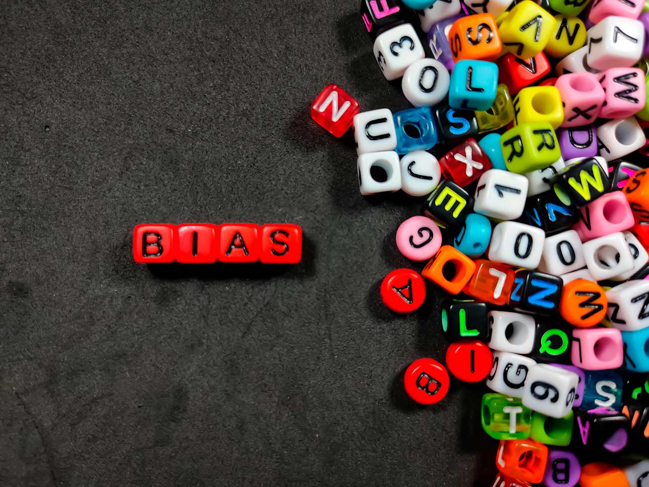 ¿qué son los sesgos cognitivos y cómo nos afectan?
